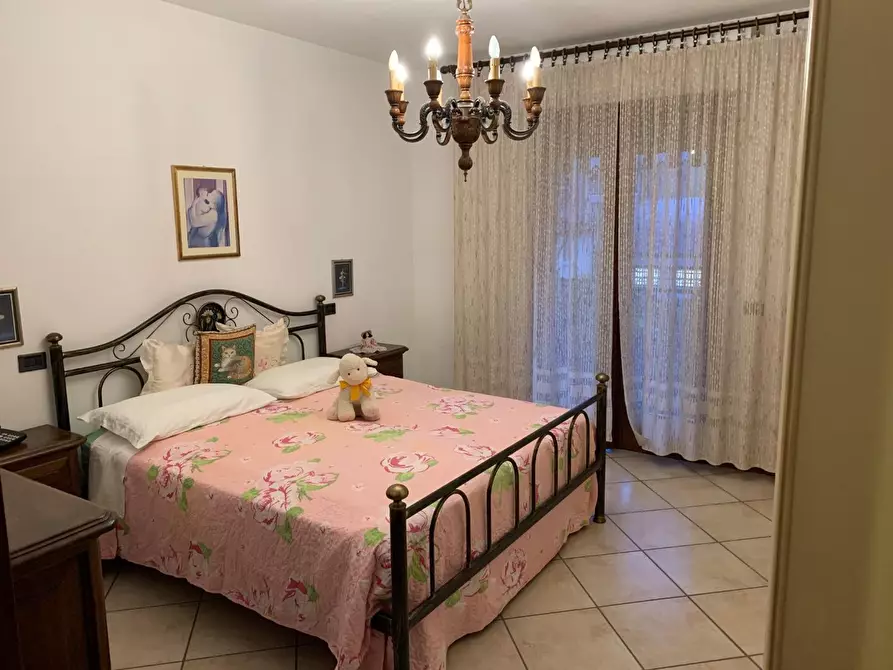 Immagine 4 di Appartamento in vendita  a Massa