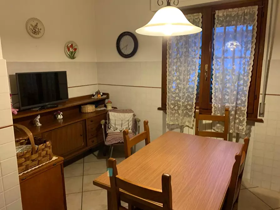 Immagine 3 di Appartamento in vendita  a Massa