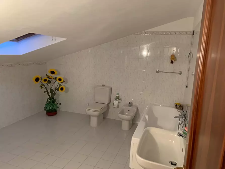 Immagine 8 di Appartamento in vendita  a Massa