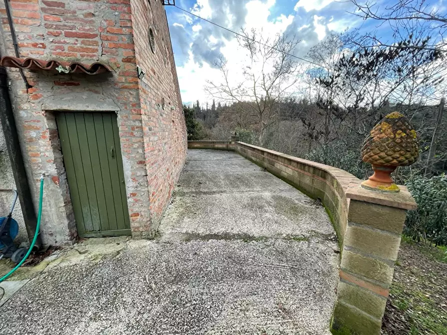 Immagine 87 di Rustico / casale in vendita  a Pontedera