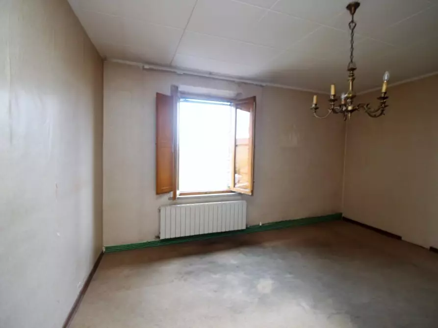 Immagine 11 di Appartamento in vendita  a Siena