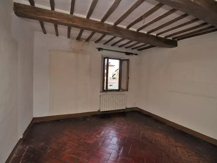 Immagine 4 di Appartamento in vendita  a Siena