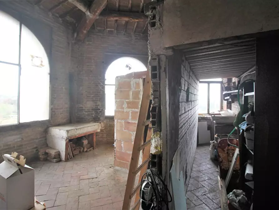 Immagine 16 di Appartamento in vendita  a Siena