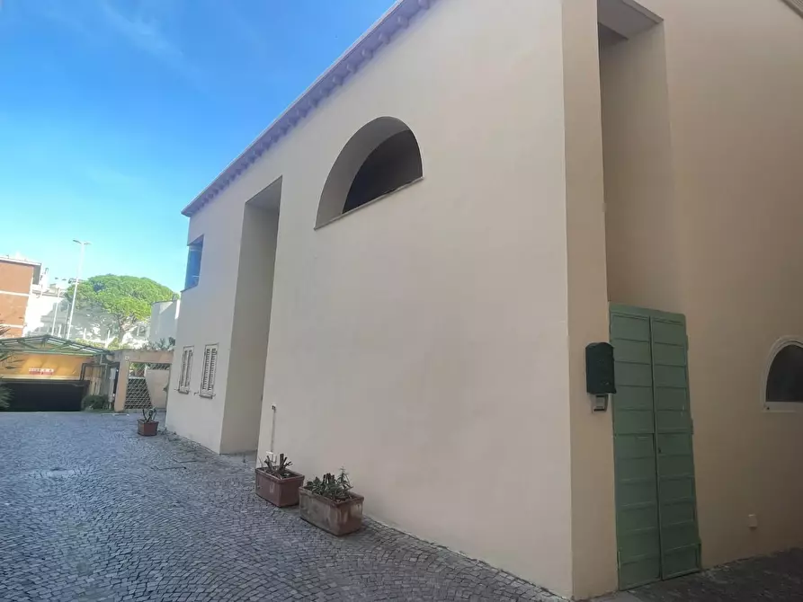 Immagine 1 di Appartamento in vendita  a Livorno