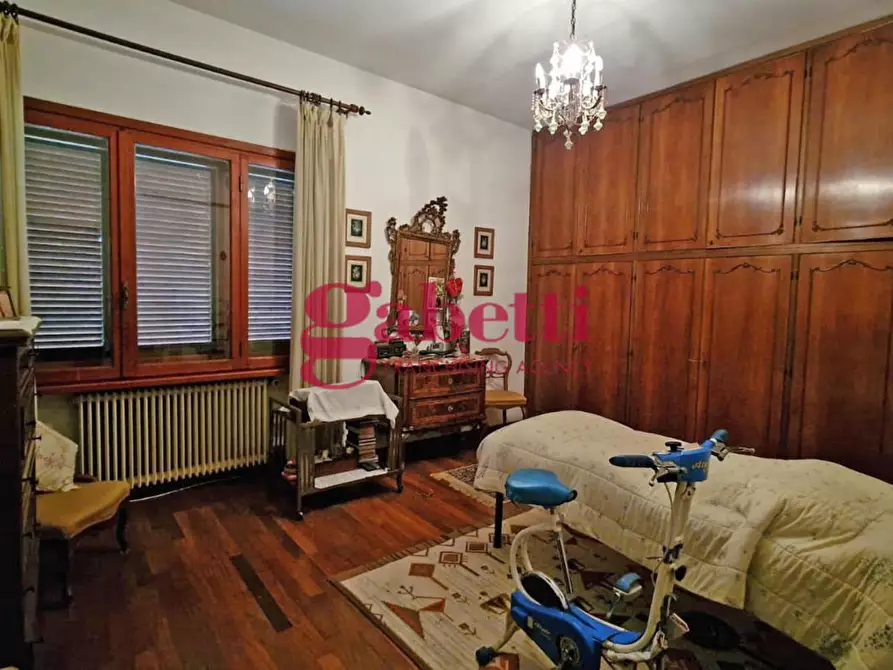 Immagine 6 di Villa in vendita  a Pisa