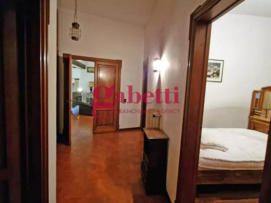 Immagine 4 di Villa in vendita  a Pisa