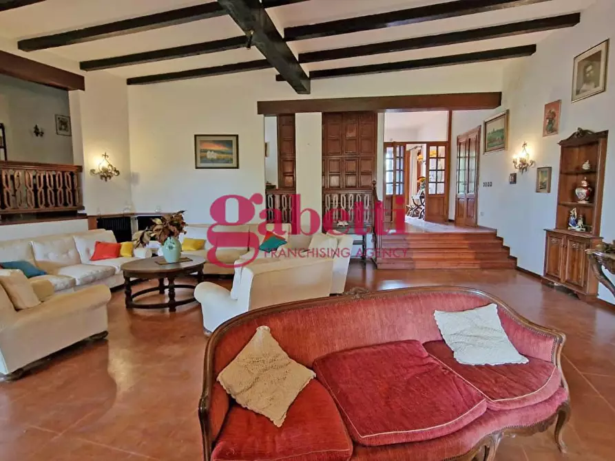 Immagine 10 di Villa in vendita  a Pisa