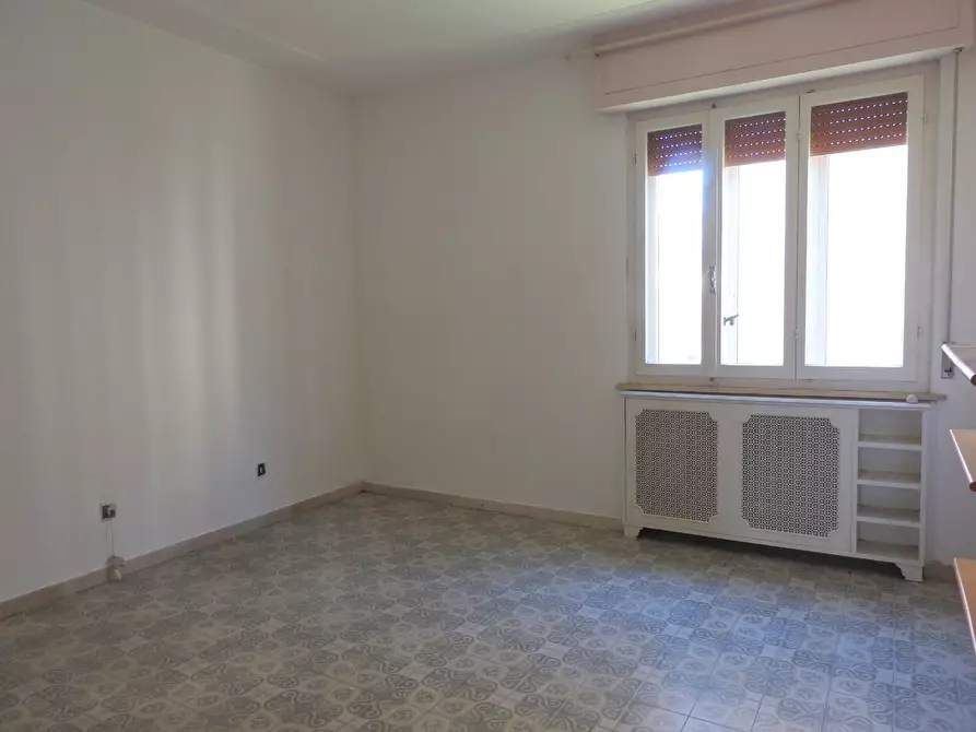 Immagine 11 di Appartamento in vendita  a Cecina