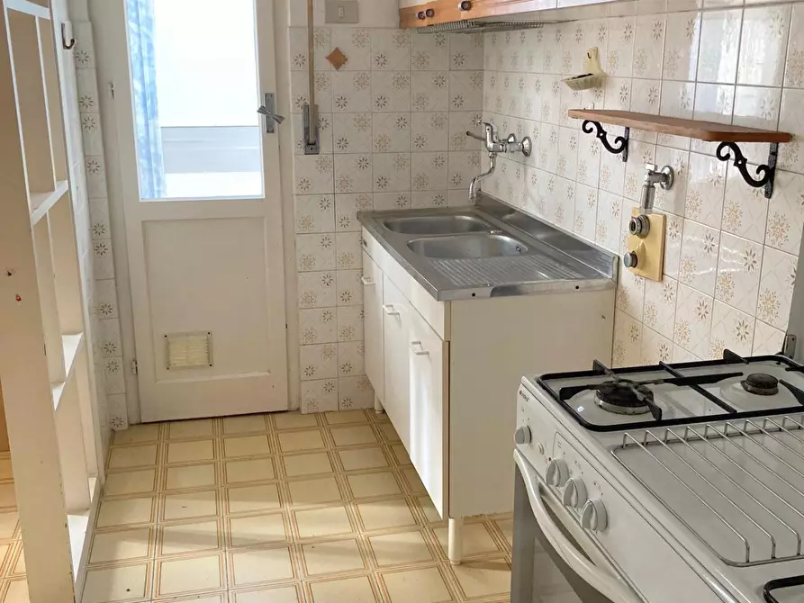 Immagine 2 di Appartamento in vendita  a Cecina