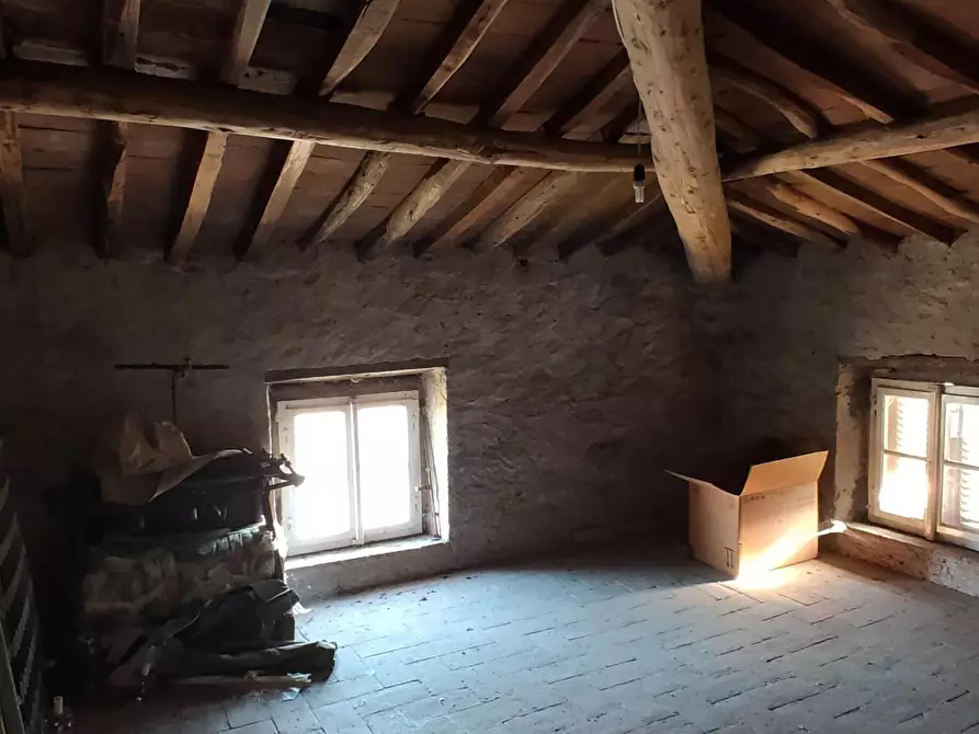 Immagine 12 di Villa in vendita  a Capannori