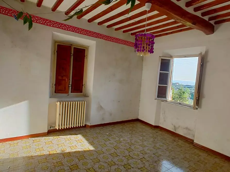 Immagine 11 di Villa in vendita  a Capannori