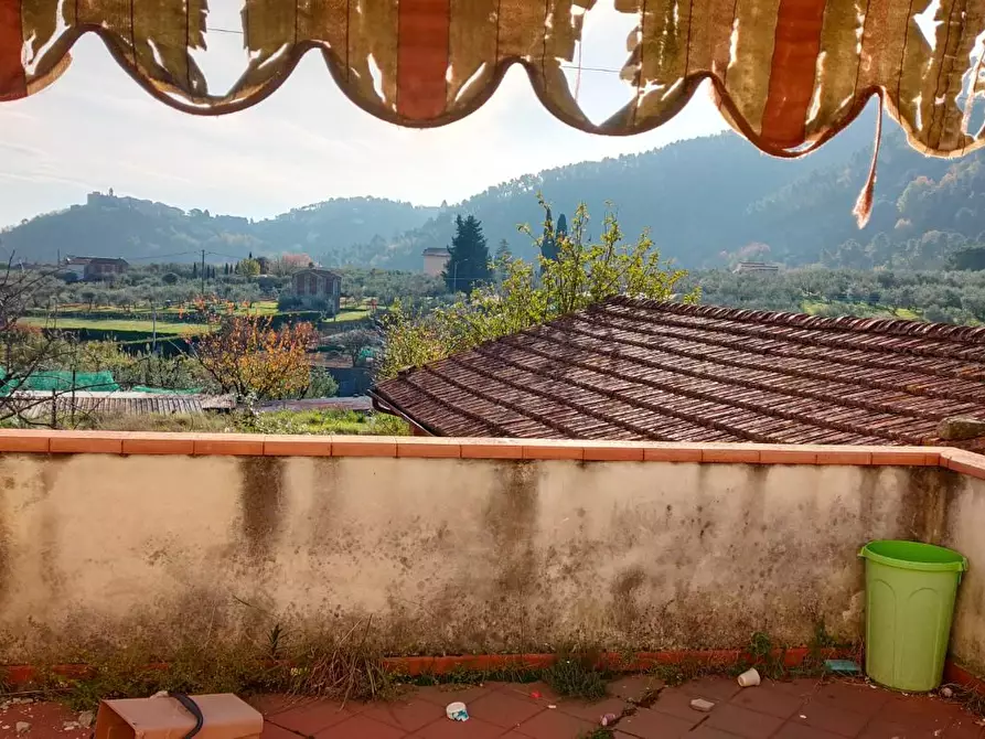 Immagine 8 di Villa in vendita  a Capannori