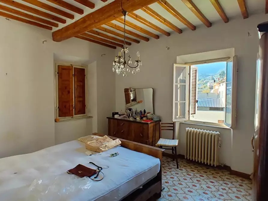 Immagine 10 di Villa in vendita  a Capannori