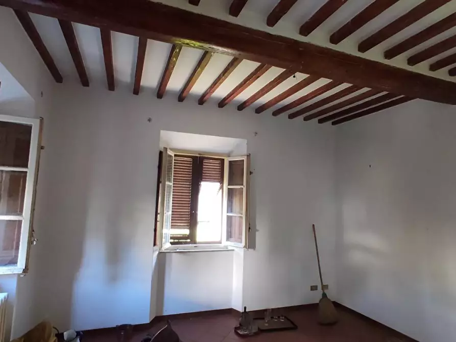 Immagine 5 di Villa in vendita  a Capannori