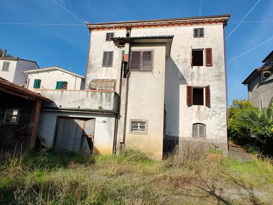 Immagine 17 di Villa in vendita  a Capannori