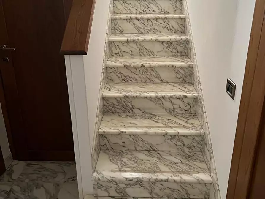 Immagine 4 di Villa in vendita  a Montignoso