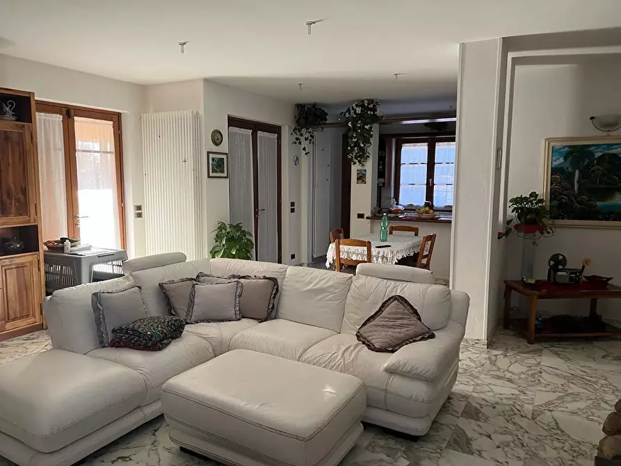 Immagine 6 di Villa in vendita  a Montignoso