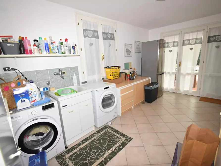 Immagine 11 di Villa in vendita  a San Giuliano Terme