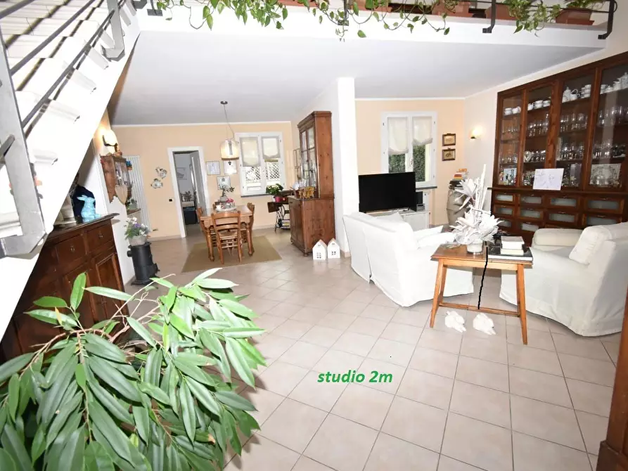 Immagine 2 di Villa in vendita  a San Giuliano Terme