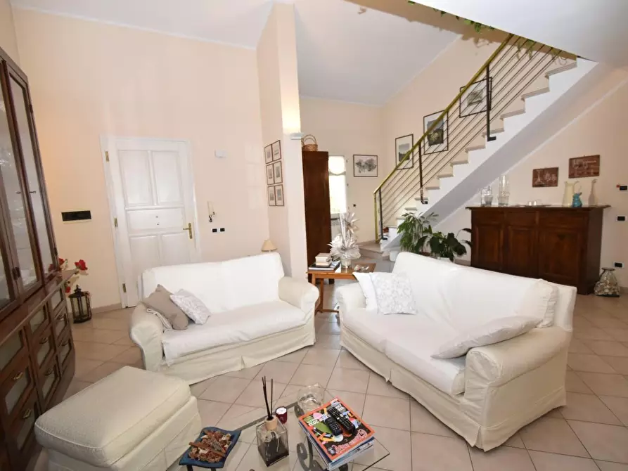 Immagine 4 di Villa in vendita  a San Giuliano Terme