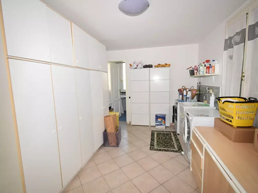 Immagine 10 di Villa in vendita  a San Giuliano Terme
