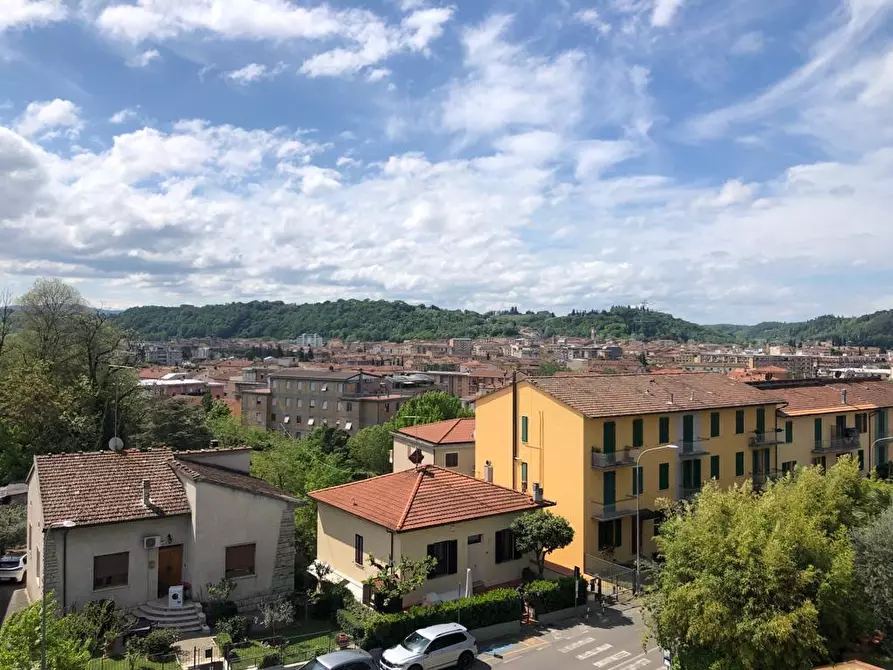 Immagine 19 di Appartamento in vendita  a Poggibonsi