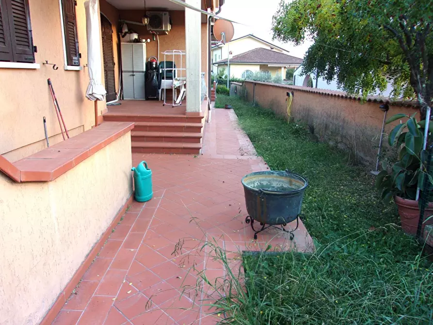 Immagine 54 di Villa in vendita  a Carrara