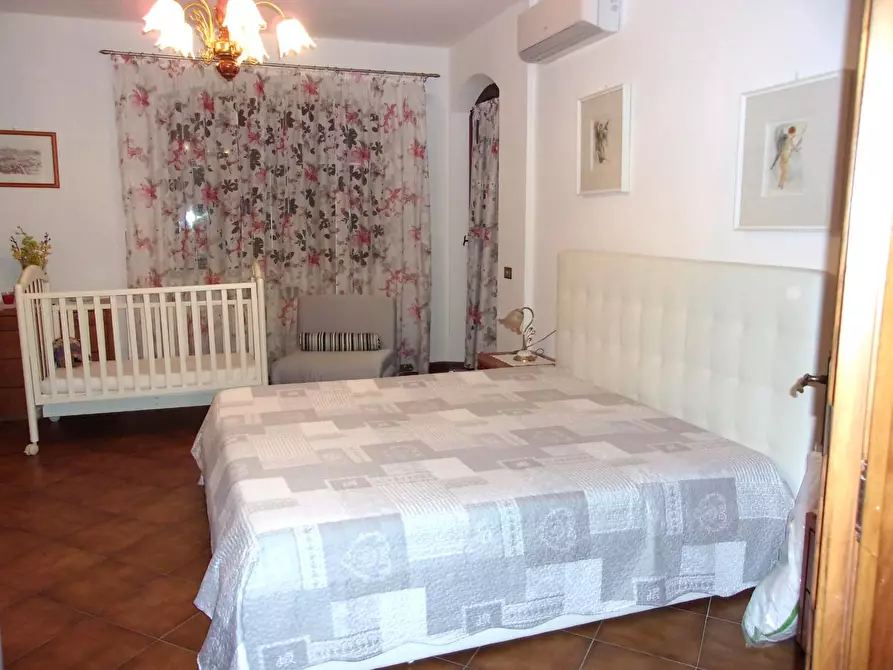 Immagine 34 di Villa in vendita  a Carrara