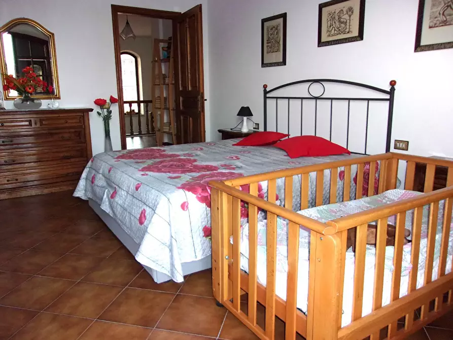 Immagine 27 di Villa in vendita  a Carrara