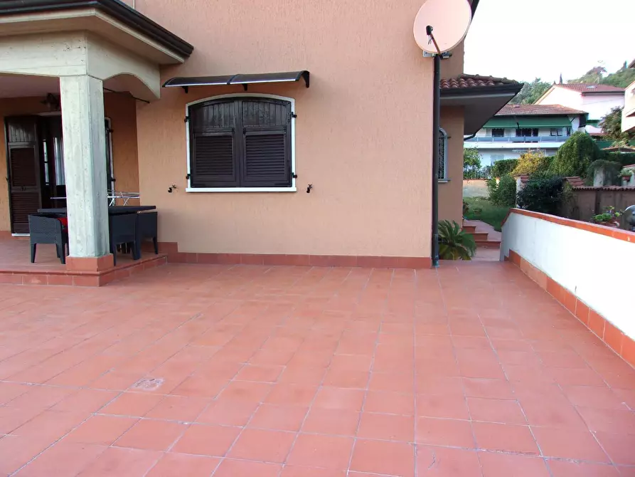Immagine 48 di Villa in vendita  a Carrara
