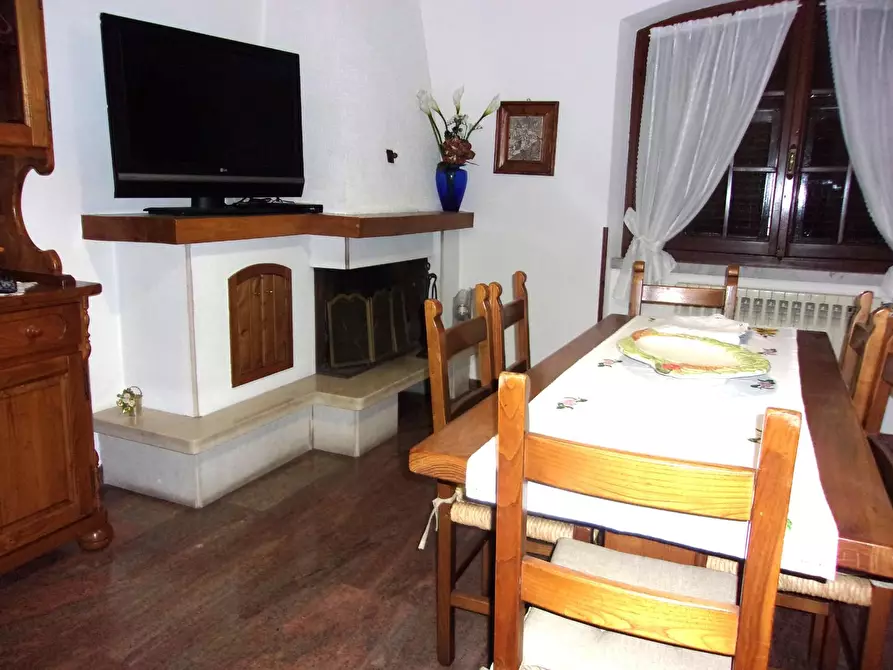 Immagine 3 di Villa in vendita  a Carrara