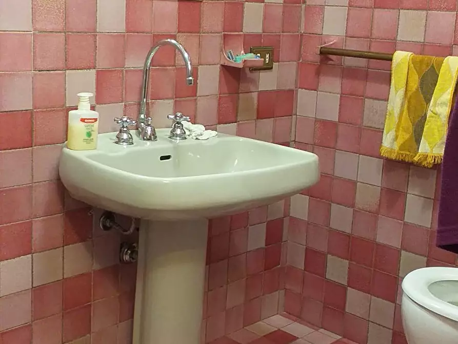 Immagine 67 di Villa in vendita  a Carrara