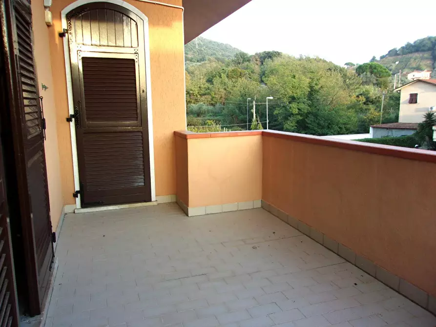 Immagine 24 di Villa in vendita  a Carrara