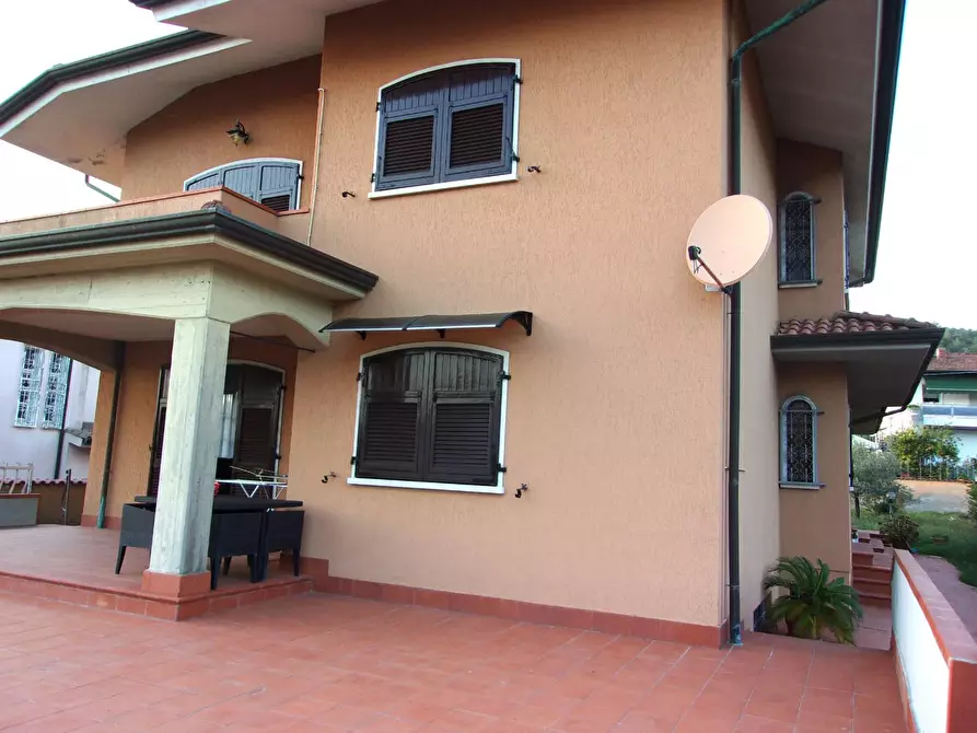 Immagine 50 di Villa in vendita  a Carrara