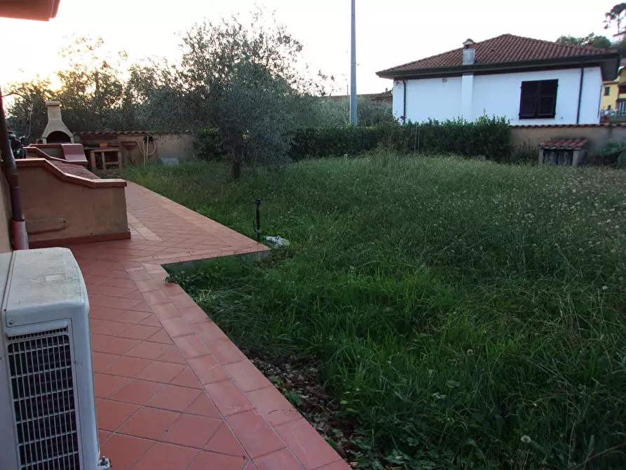 Immagine 53 di Villa in vendita  a Carrara