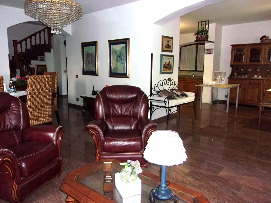 Immagine 7 di Villa in vendita  a Carrara