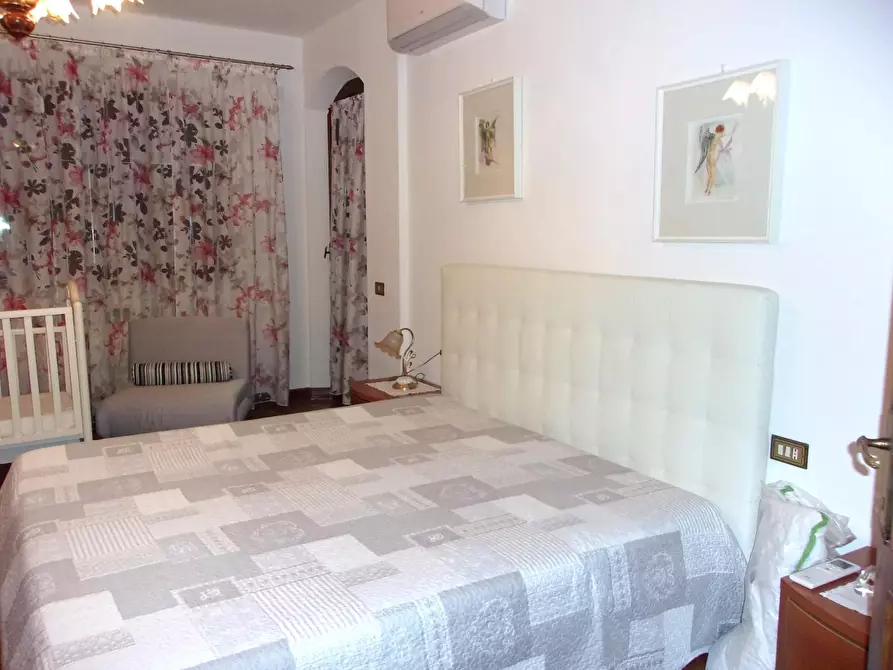 Immagine 35 di Villa in vendita  a Carrara