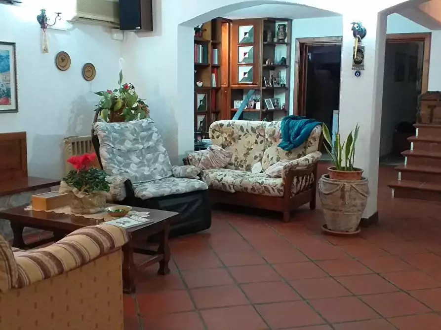 Immagine 59 di Villa in vendita  a Carrara