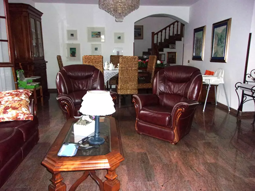 Immagine 9 di Villa in vendita  a Carrara