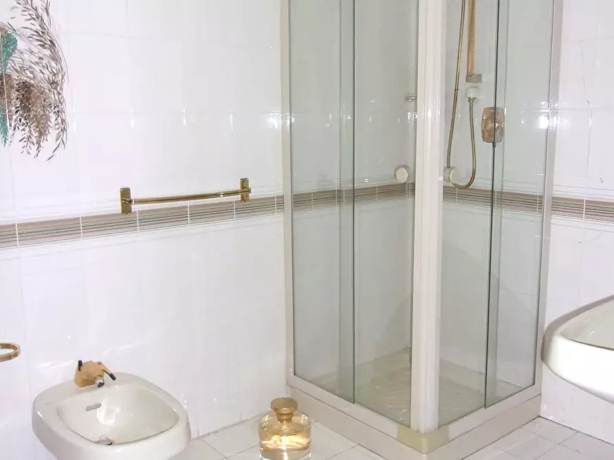 Immagine 30 di Villa in vendita  a Carrara