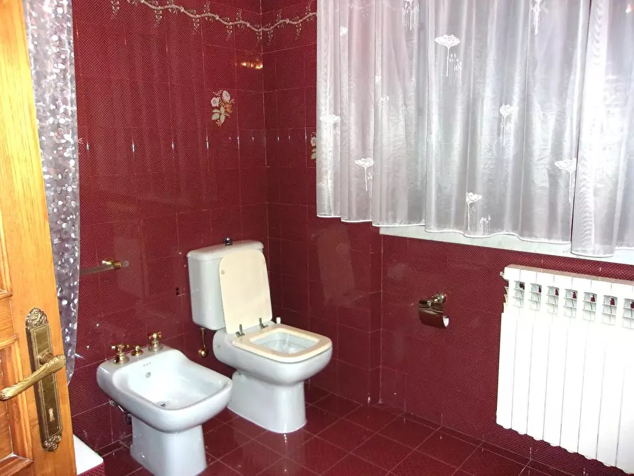 Immagine 43 di Villa in vendita  a Carrara