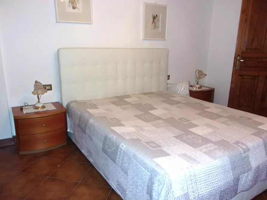 Immagine 39 di Villa in vendita  a Carrara