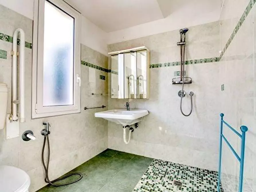 Immagine 21 di Appartamento in vendita  a Vernazza