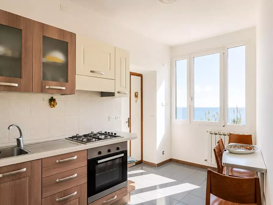 Immagine 13 di Appartamento in vendita  a Vernazza