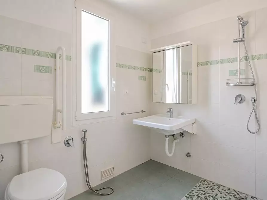 Immagine 21 di Appartamento in vendita  a Vernazza