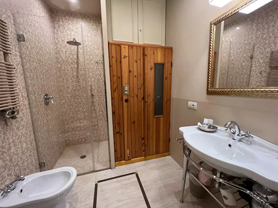 Immagine 9 di Appartamento in affitto  a Lucca