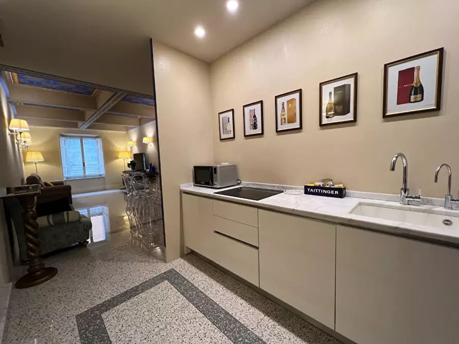 Immagine 7 di Appartamento in affitto  a Lucca