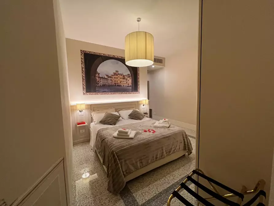 Immagine 14 di Appartamento in affitto  a Lucca