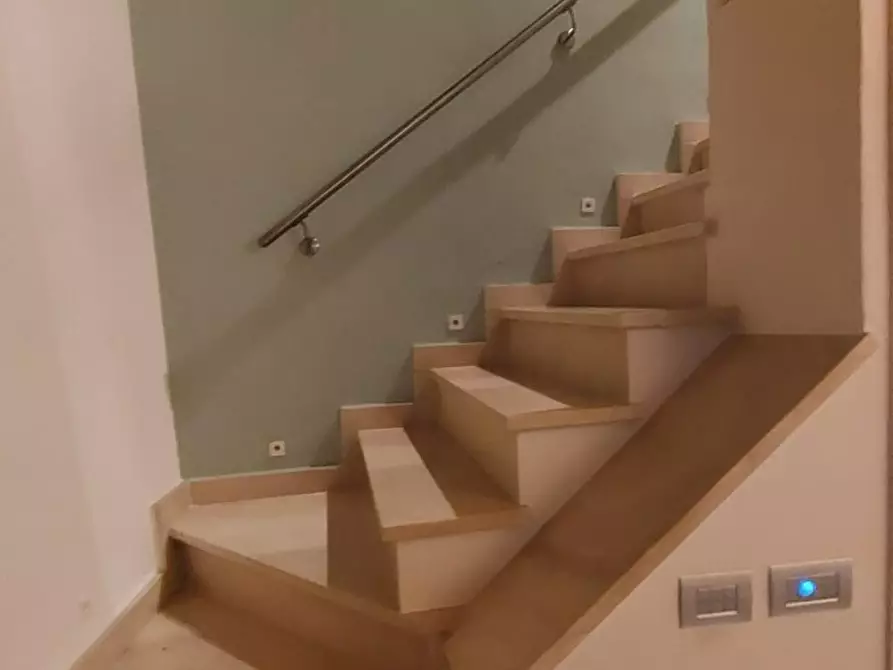 Immagine 10 di Terratetto in vendita  a Capraia E Limite