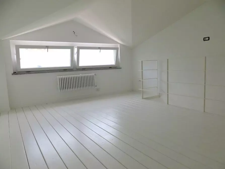 Immagine 15 di Villa in vendita  a Montignoso